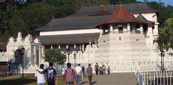 Kandy - královské město s chrámem Buddhova zubu