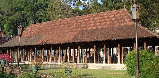 Kandy - královské město s chrámem Buddhova zubu