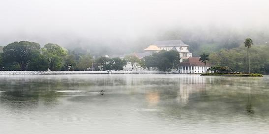 Kandy - královské město s chrámem Buddhova zubu