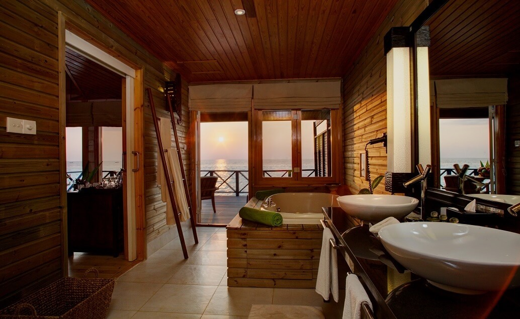 Komandoo Maldives Island Resort 5*